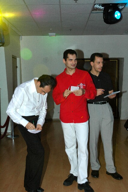 min 2005 12 25 agora 244